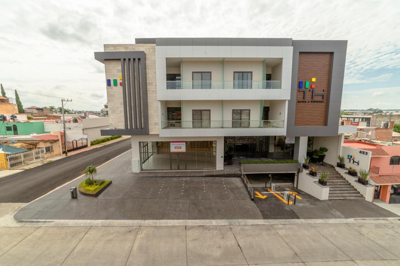 Th Hotel & Vivienda Tepatitlan Esterno foto