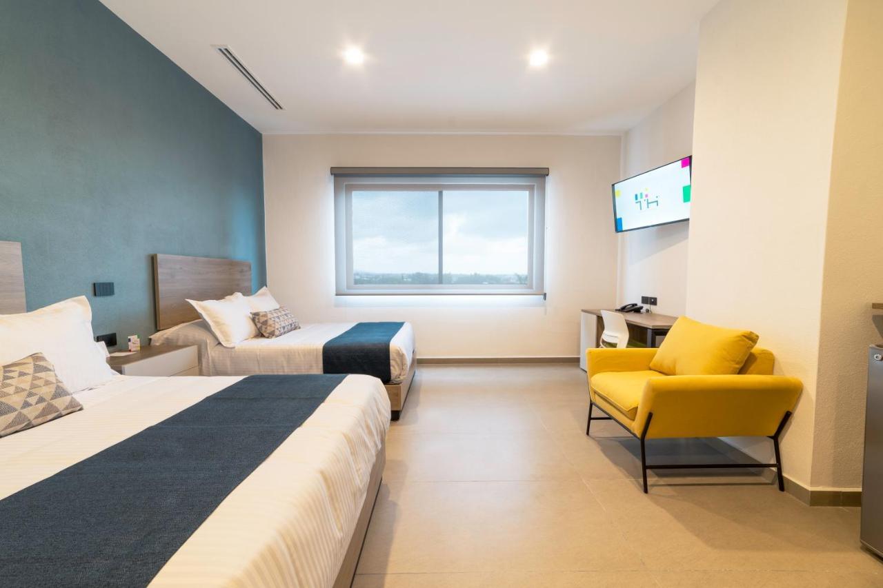 Th Hotel & Vivienda Tepatitlan Esterno foto