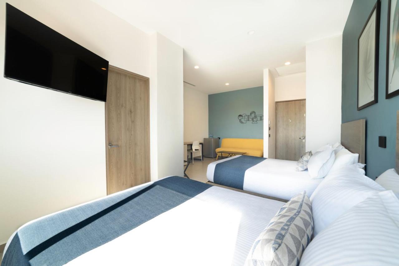 Th Hotel & Vivienda Tepatitlan Esterno foto