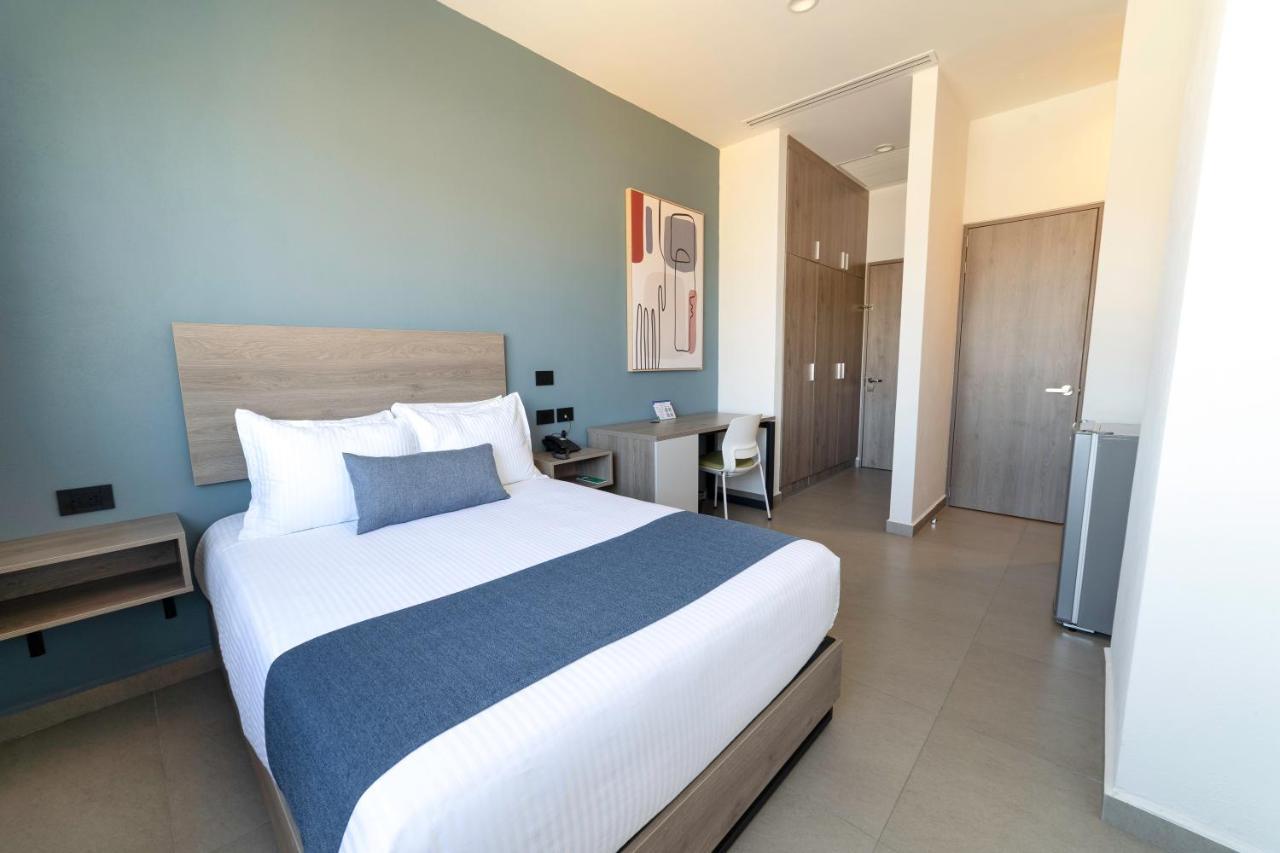 Th Hotel & Vivienda Tepatitlan Esterno foto