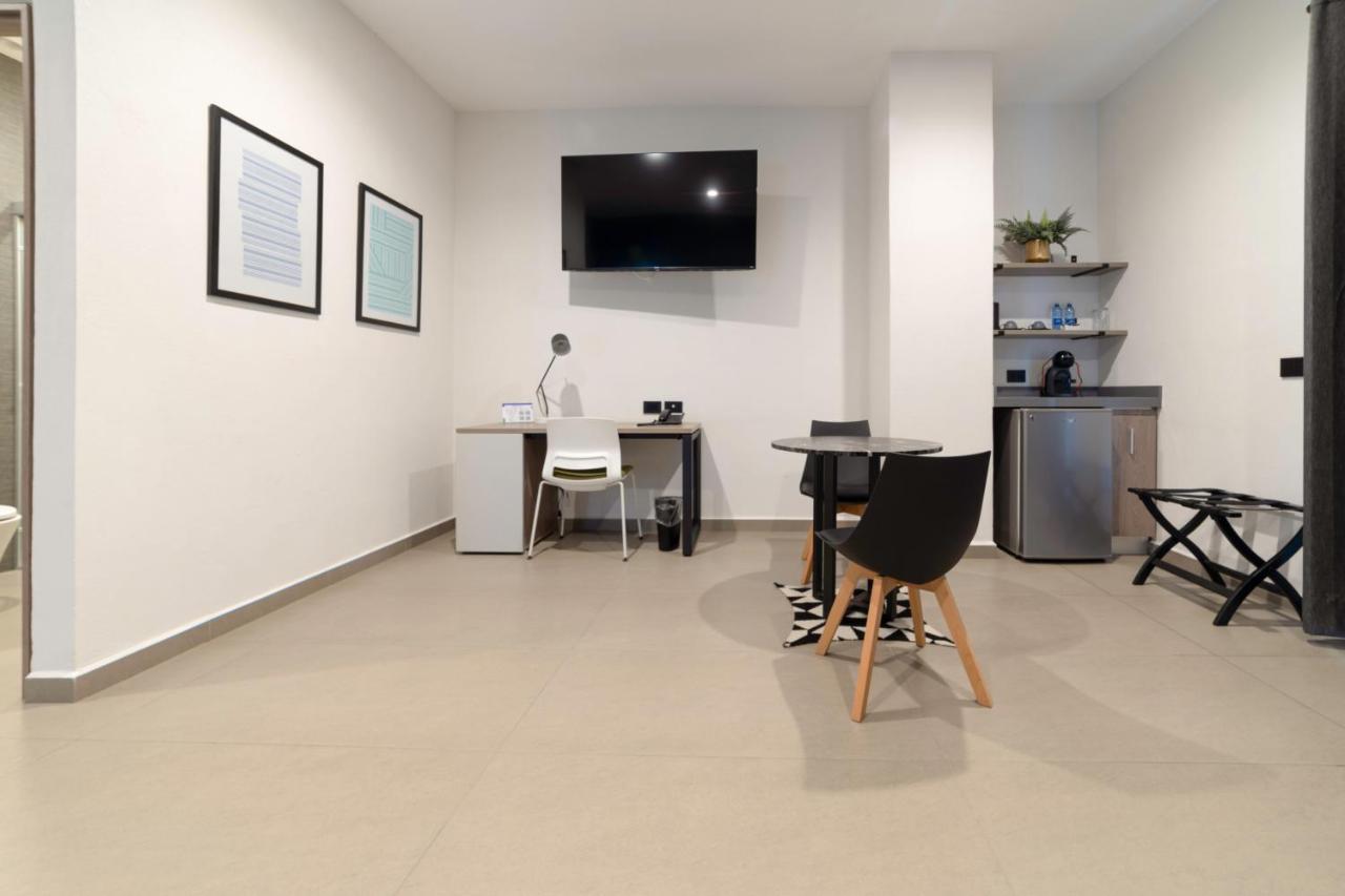 Th Hotel & Vivienda Tepatitlan Esterno foto