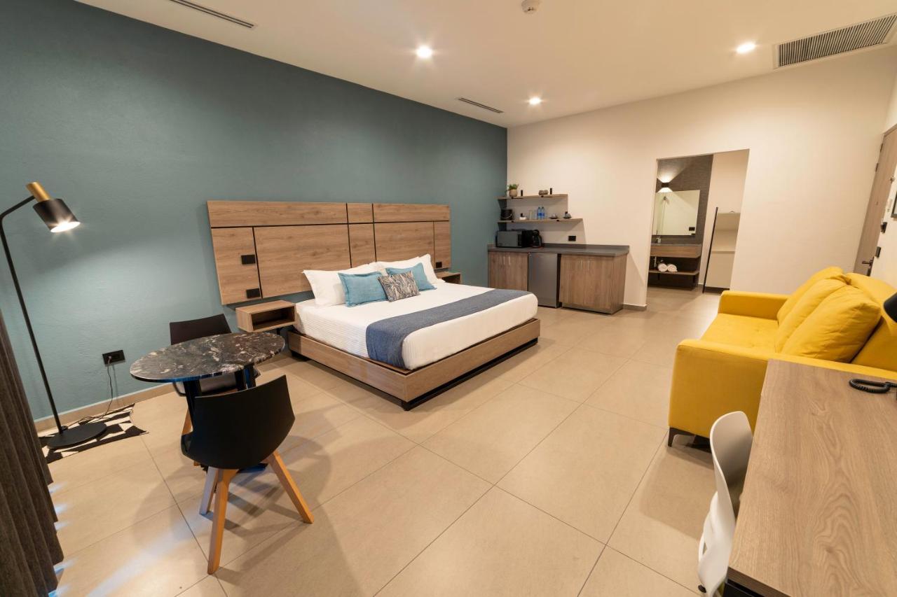 Th Hotel & Vivienda Tepatitlan Esterno foto