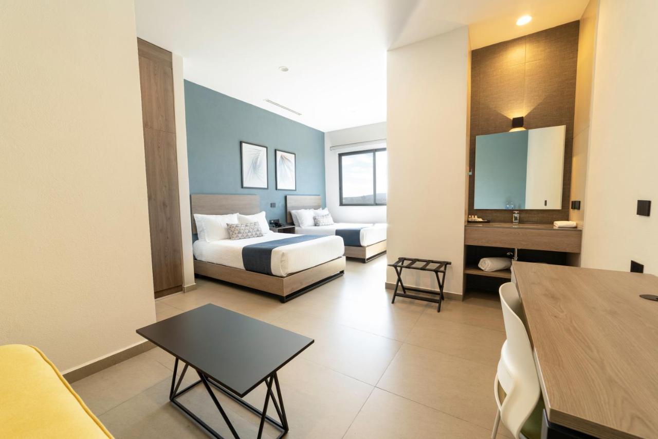 Th Hotel & Vivienda Tepatitlan Esterno foto