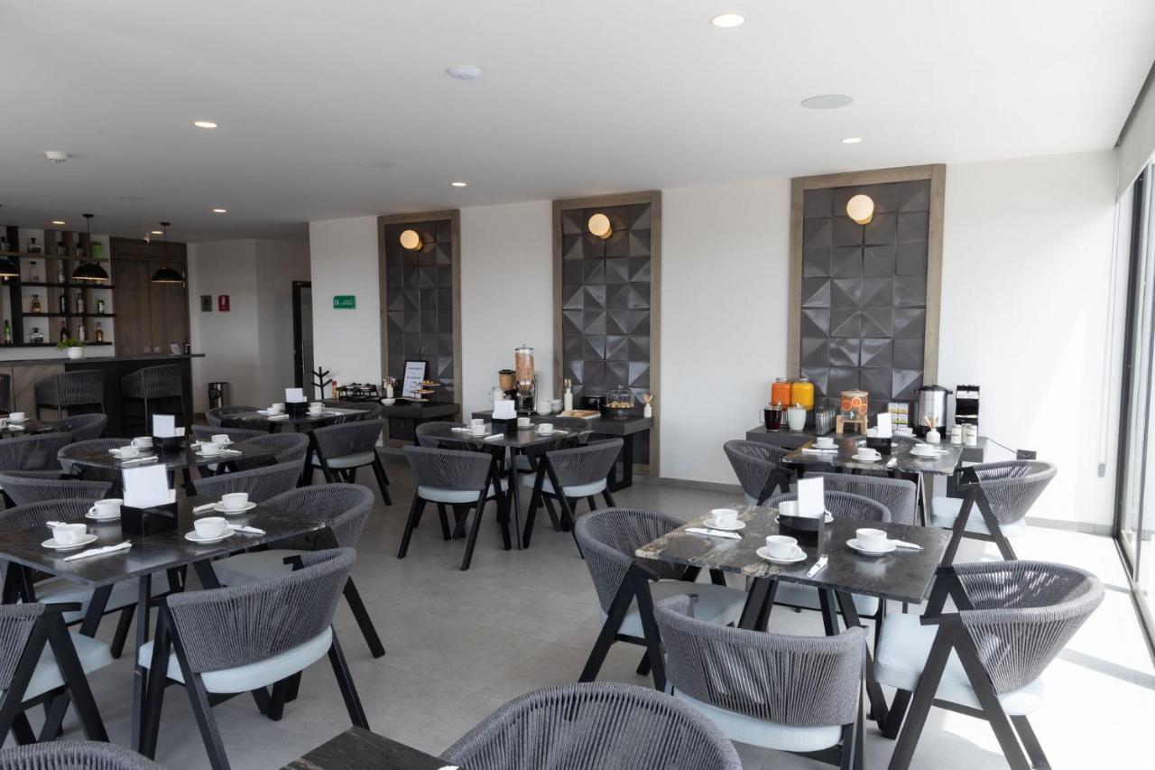 Th Hotel & Vivienda Tepatitlan Esterno foto