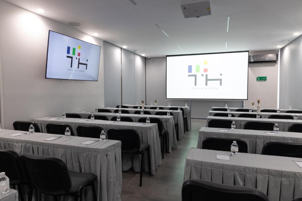Th Hotel & Vivienda Tepatitlan Esterno foto